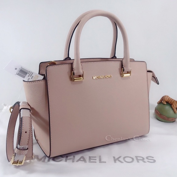 Michael Kors Handbags - NWT Michael Kors Selma Medium